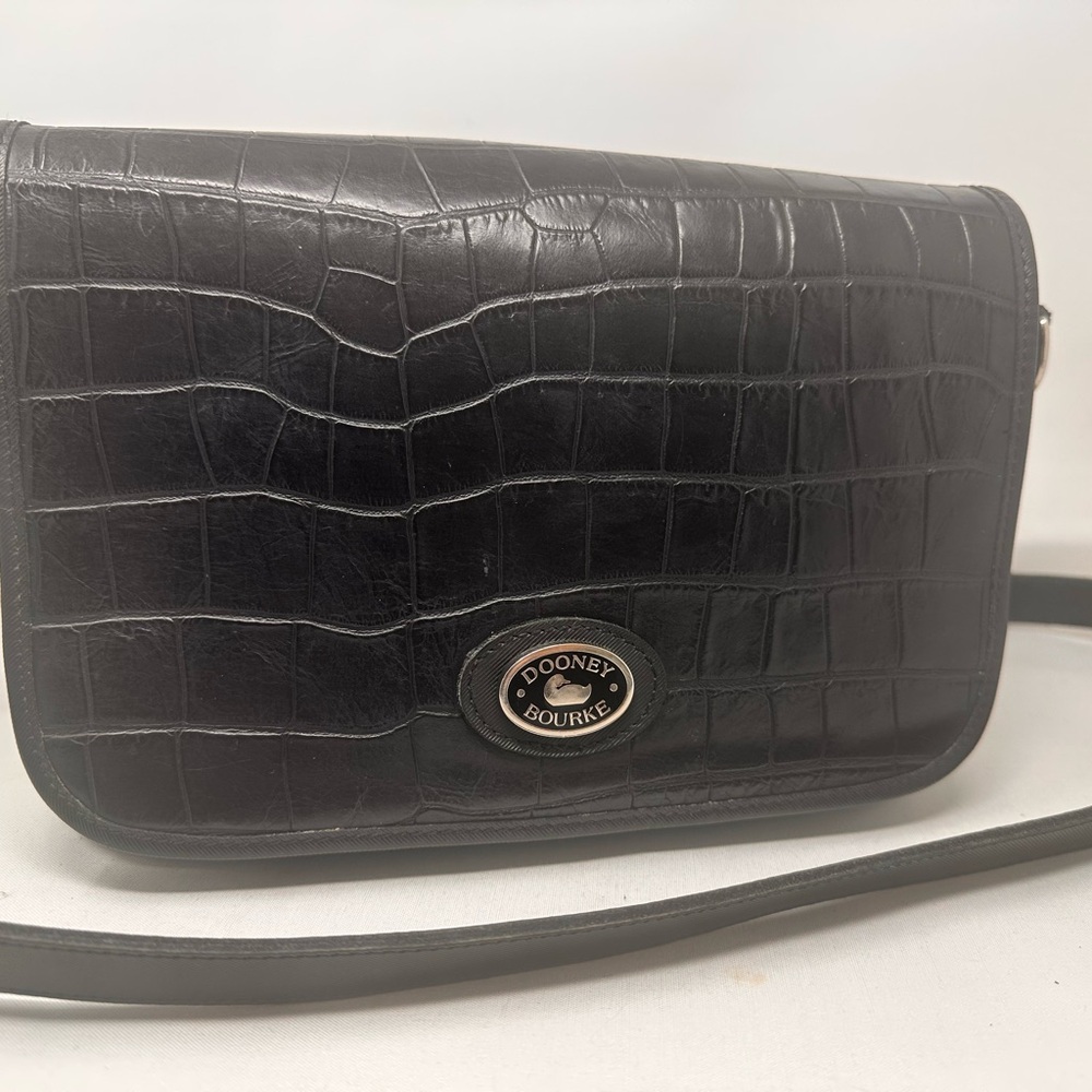 Vintage Dooney & Bourke Bayou Black Croc-Embossed Leather Crossbody Shoulder Bag